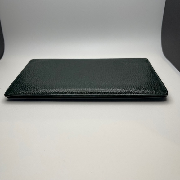 Louis Vuitton Green Taiga Leather Long Wallet/Card Holder - Preowned - Picture 7 of 16